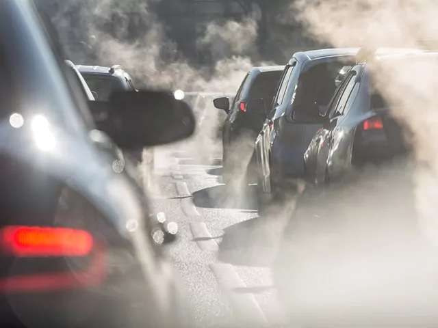 Skąd się bierze i jak powstaje smog?