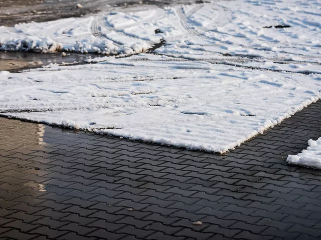 Odśnieżarka z zamiatarką