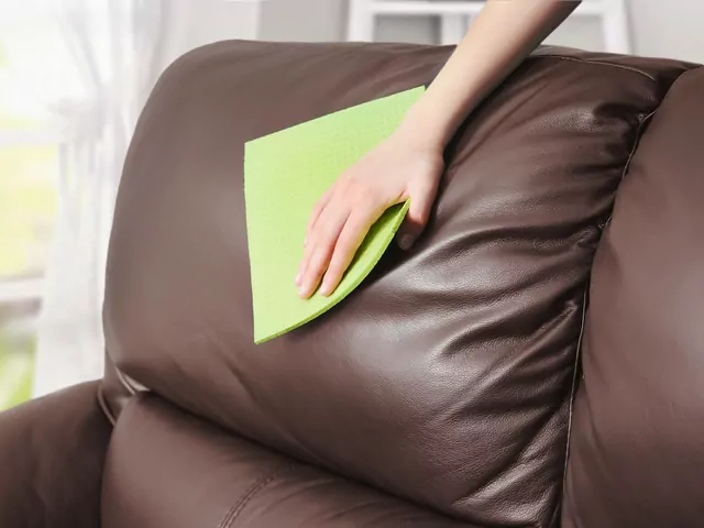 Jak usunąć plamy ze skóry