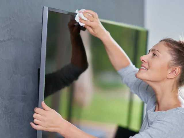 Jak i czym wyczyścić telewizor
