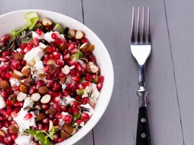 Jak i z czym jeść granat?