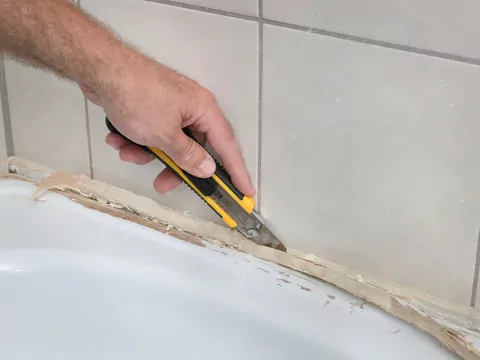 Usuwanie silikonu z różnych powierzchni