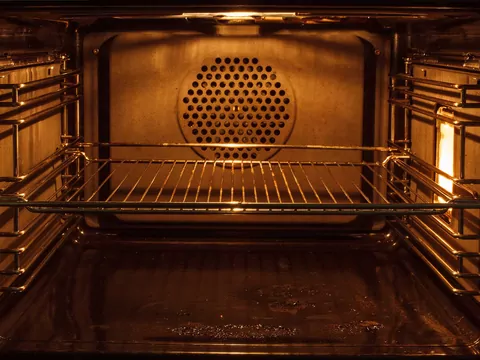Czyszczenie piekarnika tabletką do zmywarki