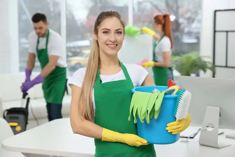 Sprzątanie mieszkania i sprzątanie domu przez firmy sprzątające, czyli ile kosztuje sprzątanie mieszkania w Polsce