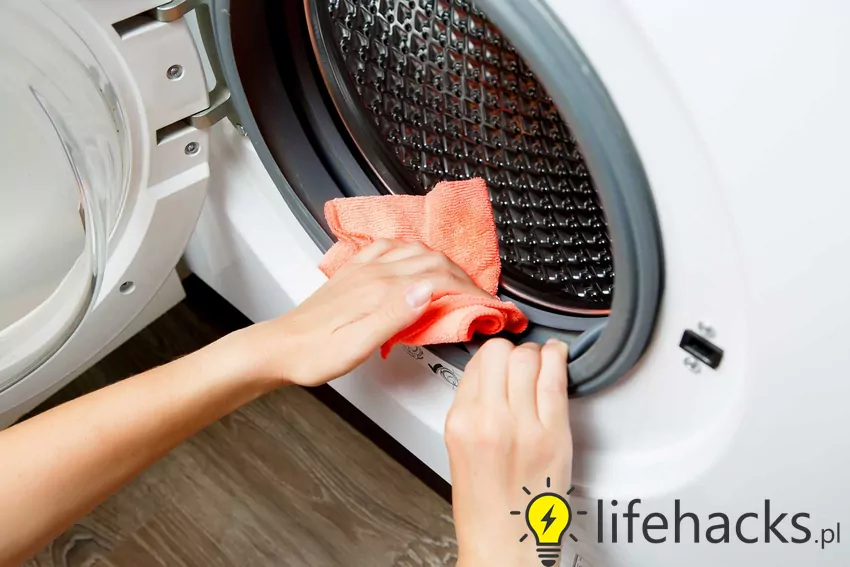 Mycie pralki ściereczką