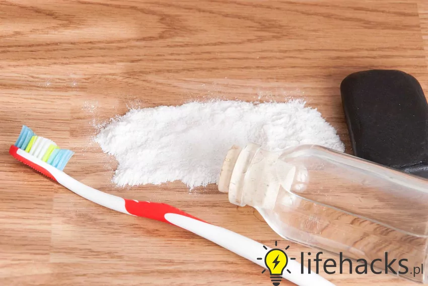 Szczoteczka do zębów i soda