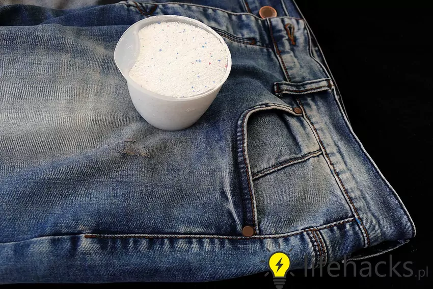 Usuwanie plam z błota