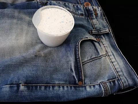 Usuwanie plam z błota