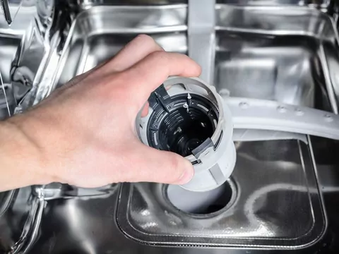 Czyszczenie zmywarki - skuteczne metody