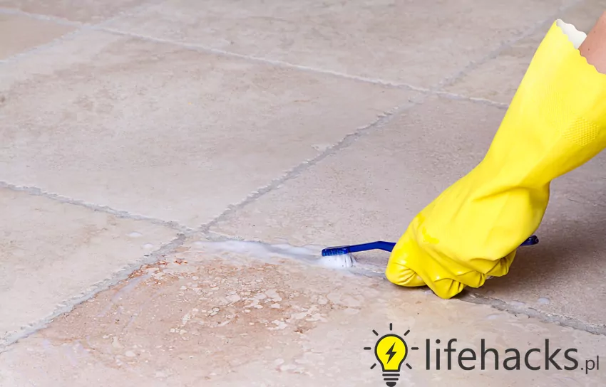 Najlepsze porady i sposoby, jak wyczyścić fugi w płytkach Czyszczenie fug na podłodze