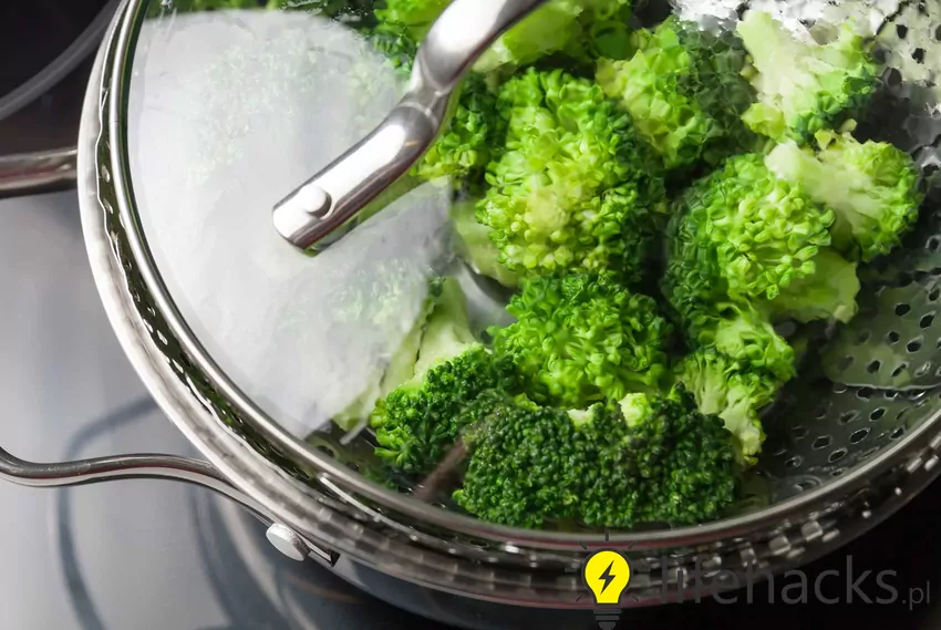 Jak wybrać garnek do gotowania na parze?