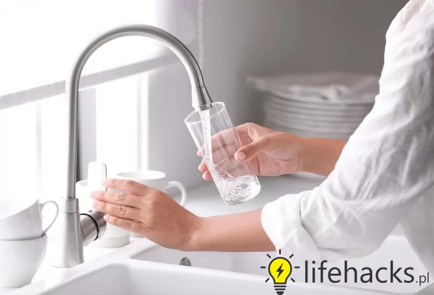 Domowe sposoby na twardą wodę