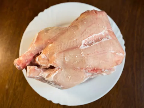 Jak szybko rozmrozić kurczaka?