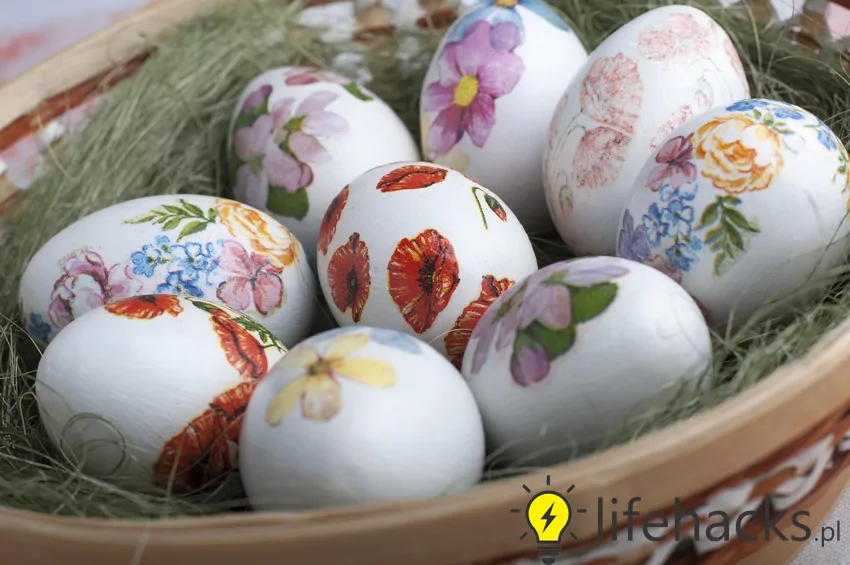 Najlepsze inspiracje na to, jak ozdobić jajka styropianowe na wielkanoc Jajka wielkanocne decoupage w koszyku oraz jak ozdobić jajka styropianowe na wielkanoc