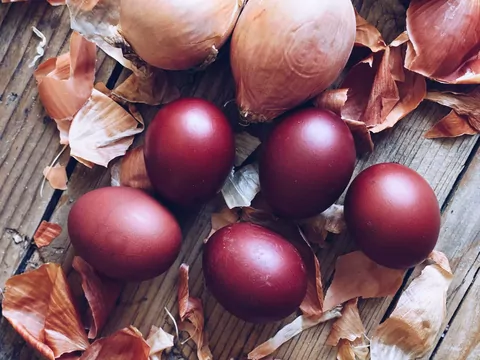 Domowe sposoby na wielkanocne pisanki